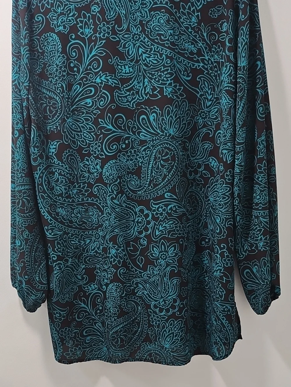 Susan Graver Paisley Pin Tuck Tunic Blouse Sz Medium Brown Teal Boho V-Neck